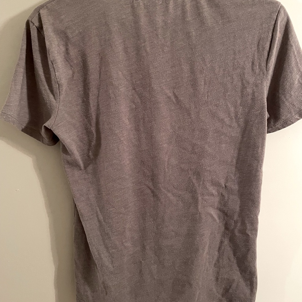 Victoriaโs Secret Resting Beach Face Tee - Picture 4 of 4